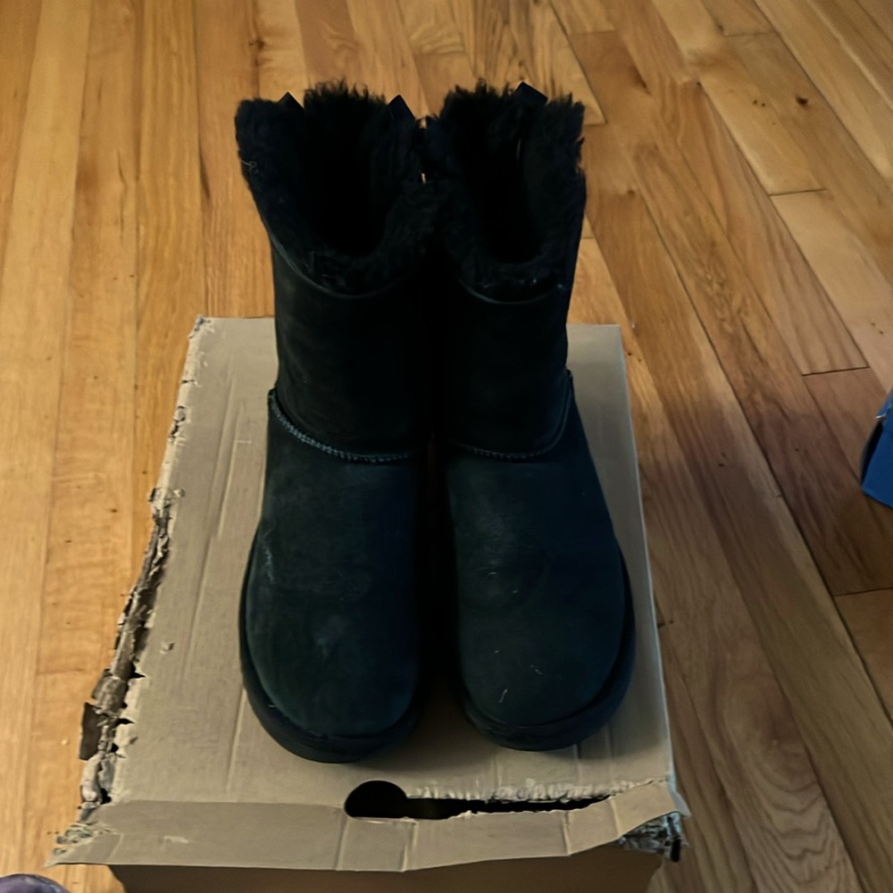Ugg Short Boots